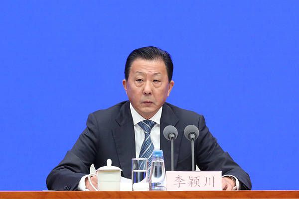 卡塞米罗加盟曼联的转会费为7000万镑，曼联方面希望寻求收回部分投资，但预计他们收到的报价不会达到这一数额。